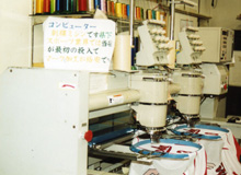 多頭式刺繍ミシン